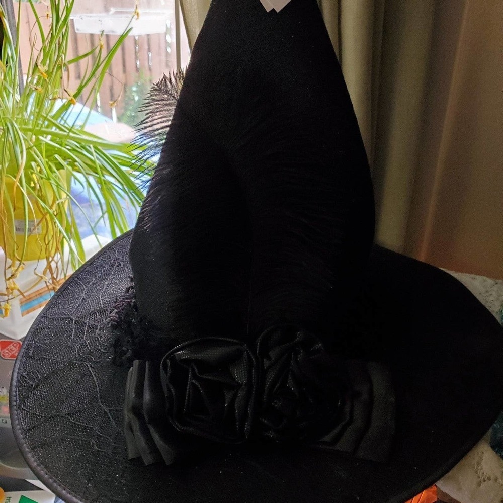 Nwt witch hat black feather spider web lace and large flowers cosplay Halloween - Picture 6 of 12